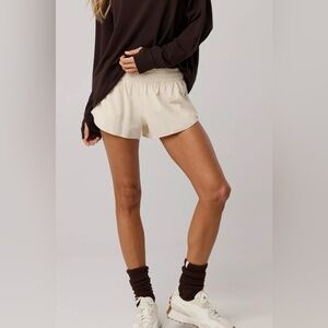 Offline By Aerie 2” Hot Stuff Low Rise Built-In Shorts In White Size XXS